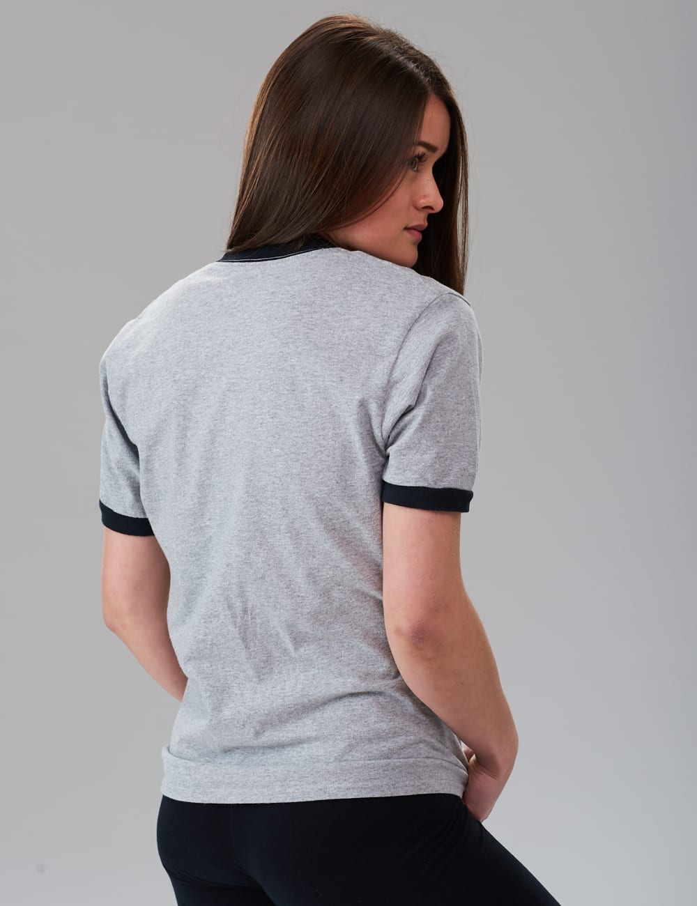 female model wearing the gray ringer t-shirt by dooko